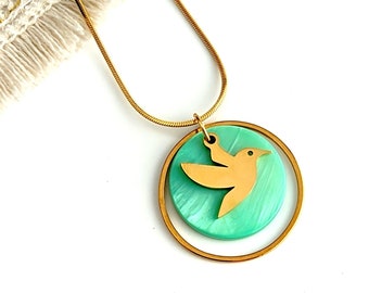 Collier vert menthe et or pendentif colibri pour femme