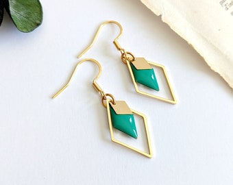 Pendientes de diamantes en acero dorado y esmalte verde esmeralda colgando para mujer, joyas geométricas simples, regalo para ella