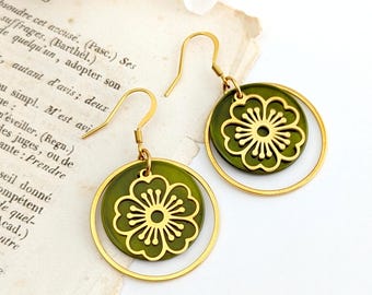 Boucles d'oreilles Fleur et nacre vert kaki pour femme