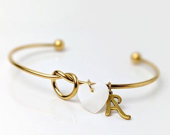 Personalized initial knot bangle bracelet, first name letter bracelet, mother-of-pearl heart charm, personalized bracelet gift, Mother's Day gift