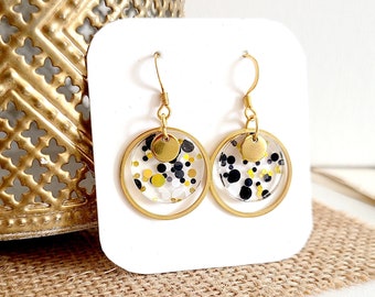 Boucles d'oreilles femme résine à paillettes noir et or minimaliste, boucles d'oreilles boho, bijoux bohème chic fait main, cadeau maman