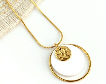 Collier pendentif rond de nacre blanche pour femme