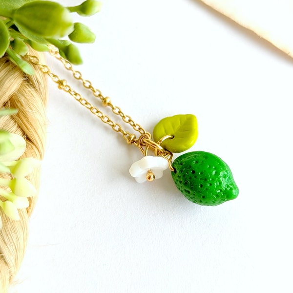 Collier citron vert foncé en verre pour femme, bijou fruits d'été, bijoux citron vert, bijoux gourmands, cadeau pour elle, bijou fait main