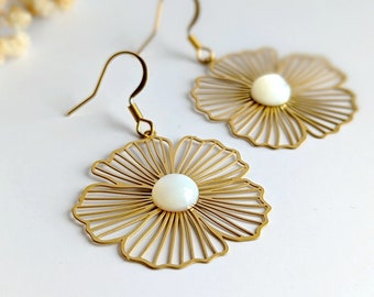 Boucles d'oreilles ultra légères fleurs en acier inoxydable chirurgical et nacre pour femme