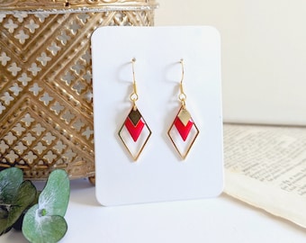 Boucles d'oreilles losanges rouge et or pour femme, bijou minimaliste géométrique pour elle, cadeau  bijou simple, cadeau pour maman