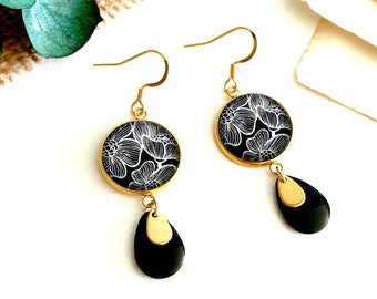 Boucles d'oreilles pendantes fleurs noir et blanc, bijou cabochon, cadeau pour elle, boucles d'oreilles femme, acier inoxydable doré