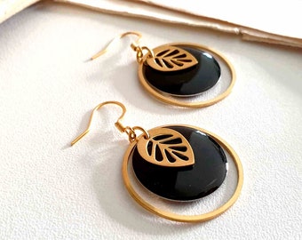 Boucles d'oreilles femme noir et or, minimaliste, bijou émaillé et feuille or, acier inoxydable doré, idée cadeau pour elle, bijou artisanal