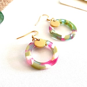 Women's gold earrings in pink and green acetate resin, round hoop earrings, gift for her, colorful jewelry