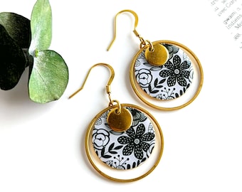 Boucles d'oreilles fleurs noires et blanches pour femme