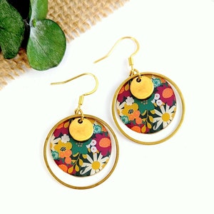 Boho chic style multicolor flower earrings for women in stainless steel and resin - Hypoallergenic hooks