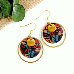 Women's gold earrings dangling boho flowers, jewelry gift, gift for her, boho chic jewelry, colorful women's earrings