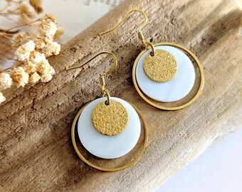 Boucles d'oreilles bohème femme rondes nacre véritable blanc et or pendantes, cadeau pour elle, bijou élégant, délicat, minimaliste