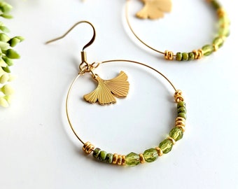 Boucles d'oreilles créoles perles verre feuille de ginkgo pour femme, bijou vert anis, bohème chic, cadeau femme, bijou fantaisie pour elle