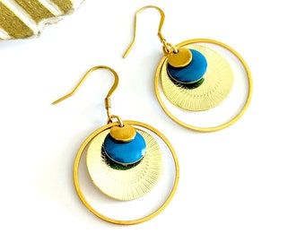 Boucles d'oreilles pendantes et rondes boho bleu paon et or pour femme