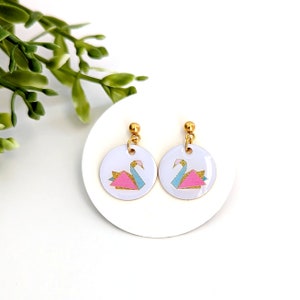 Boucles d'oreilles pendantes filles girly, cygne origami doré, rose et vert pastel, cadeau d'anniversaire fille, bijoux pour enfants image 2