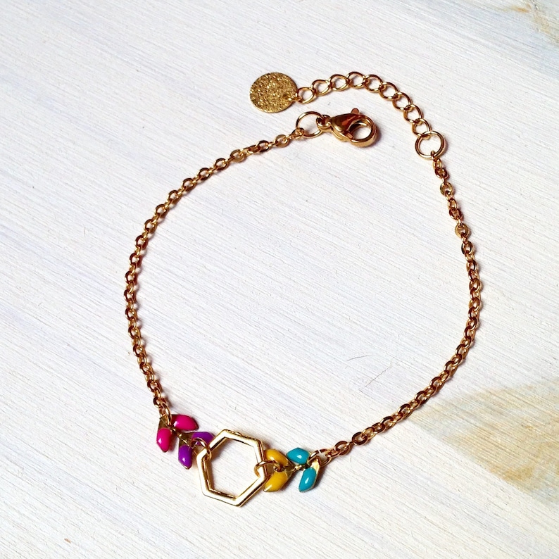 Fine bracelet geometric minimalist handmade jewelry gold plated and enamel: hexagon and chain ear-gold
