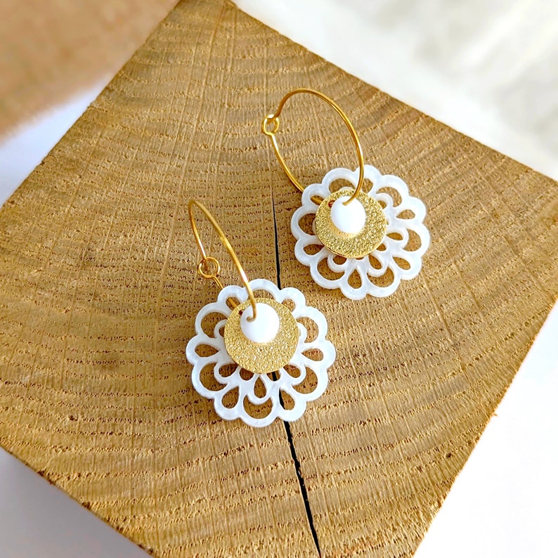 Boho flower hoop earrings in pearly white and gold resin for women, gold stainless steel, boho chic jewelry, gift for her image 6