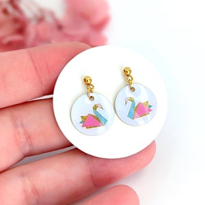 Boucles d'oreilles pendantes filles girly, cygne origami doré, rose et vert pastel, cadeau d'anniversaire fille, bijoux pour enfants image 3