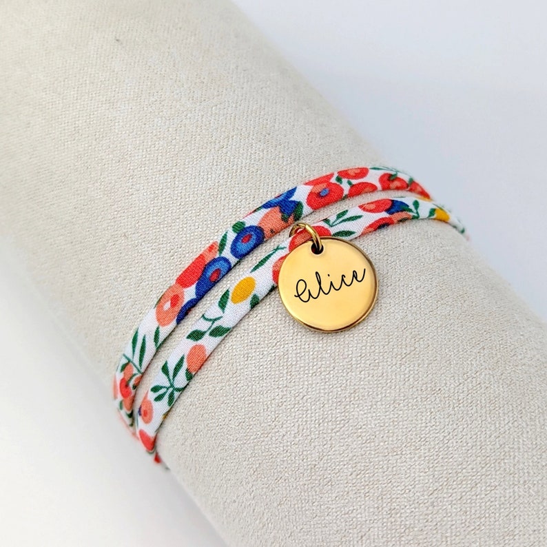 Bracelet Liberty médaille personnalisée pour femme, bijou prénom personnalisable, cadeau femme, cadeau maman, bracelet personnalisé femme image 1