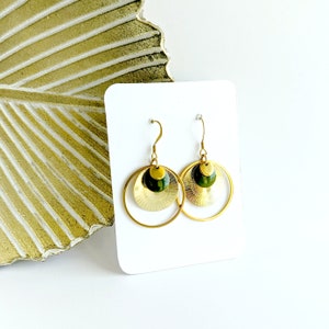 Boucles d'oreilles vert et or pour femme, bijoux boho chic, cadeau pour elle, bijoux fantaisie bohème chic, bijou automne, cadeau pour maman image 3