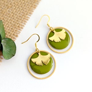 Minimalist hanging green and gold ginkgo leaf earrings for woman - Gift idea of handmade jewelry for her, for mom