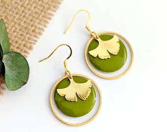 Boucles d'oreilles pendantes ginkgo vert et or pour femme