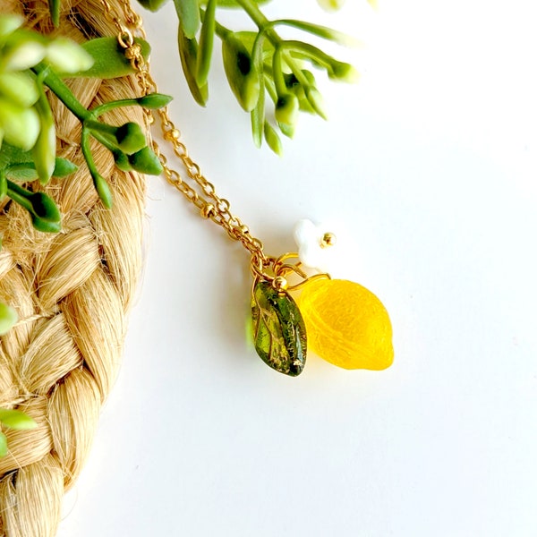 Collier pendentif citron jaune en verre pour femme, Bijou citron, cadeau mignon, bijoux été, cadeau pour elle, bijou fruits, cadeau original