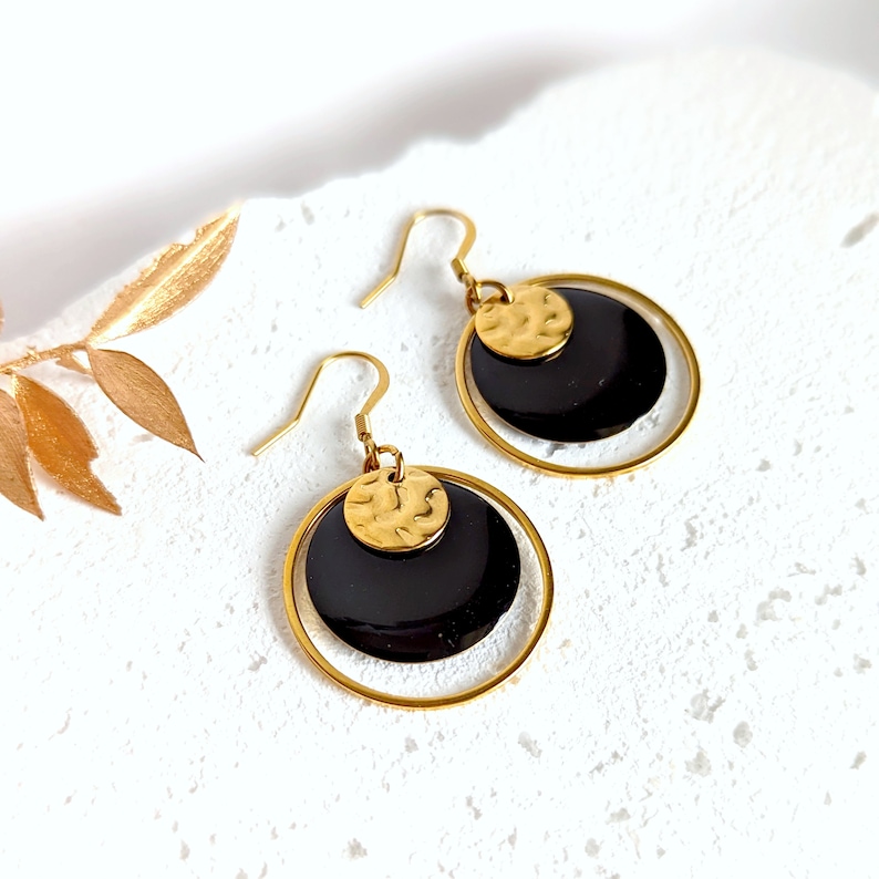 Boucles d'oreilles minimaliste rondes noir et or pour femme, bijoux noir boho chic, élégant, cadeau femme, cadeau pour elle, fait main image 2