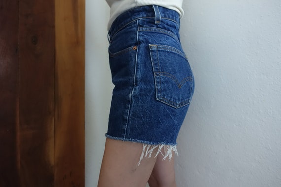 Vintage 505 Levis shorts 30" waist - image 3