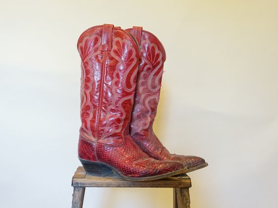 Vintage Red Snakeskin cowboy boots 6 1/2