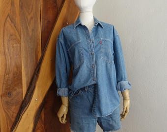 Levis vintage denim button down, S/M