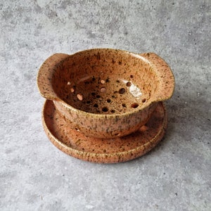 Ręcznie robiona ceramiczna miska na jagody z saszetką