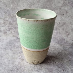 Handmade ceramic travel cup/tumbler green and white - gifts for her - gifts for sister - gifts for mum - modern decor - latte cup - keep cup