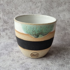 Vaso de cerámica hecho a mano - Diseño teñido en verde - Hecho en Melbourne - Regalos para ella - Regalos para mamá - Decoración moderna - Taza de cerámica