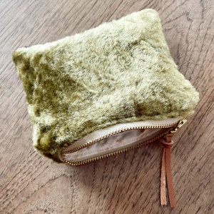 Mini portefeuille d’huile essentielle - velours olive