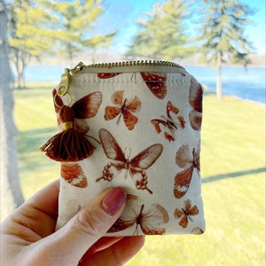 Vintage butterflies Mini Essential Oil Case, Essential Oil Holder, oil bag. Holds 3 roller bottles. Essential Oil Bag. image 4