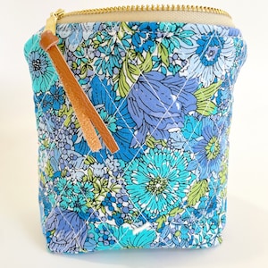 Quilted Essential Oil Bag, Essential Oil Case, Essential Oil Storage- holds oil bottles, any brand! 5ML/15ML/Rollers