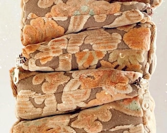 Vintage velvet Essential Oil Bag, Essential Oil Case, Tassel Oil Bag, Essential Oil Storage- holds 6 or 10 bottles. 5ML/15ML/Rollers