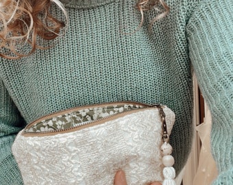 Neutral texture Essential Oil Bag, Essential Oil Case, Tassel Essential Oil Bag, Essential Oil Storage- holds up to 14 bottles, any brand!