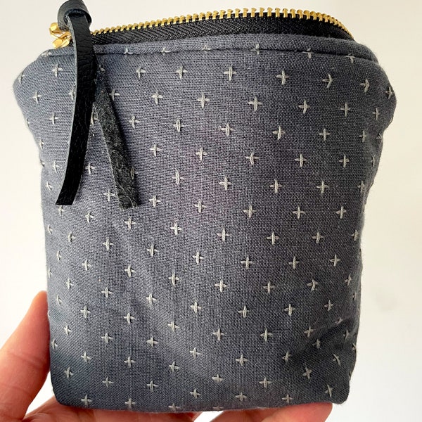 Gray textured Essential Oil Bag, Essential Oil Case, Essential Oil Storage- holds oil bottles, any brand! 5ML/15ML/Rollers