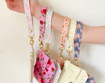 Ditzy floral wallets- mini pocket pals with wristlet