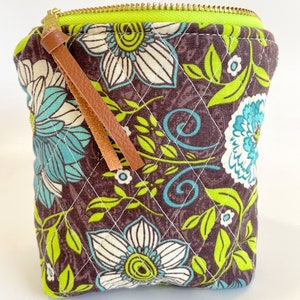 Quilted Essential Oil Bag, Essential Oil Case, Essential Oil Storage- holds oil bottles, any brand! 5ML/15ML/Rollers