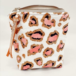 Rose gold leopard print! Essential Oil Bag, Essential Oil Case, Essential Oil Storage- holds oil bottles, any brand! 5ML/15ML/Rollers