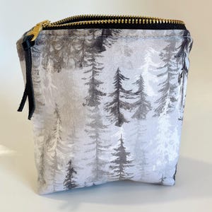 Gray forest Essential Oil Bag, Essential Oil Case, Essential Oil Storage- holds oil bottles, any brand! 5ML/15ML/Rollers