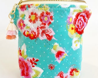 Quilted Essential Oil Bag, Essential Oil Case, Essential Oil Storage- holds oil bottles, any brand! 5ML/15ML/Rollers