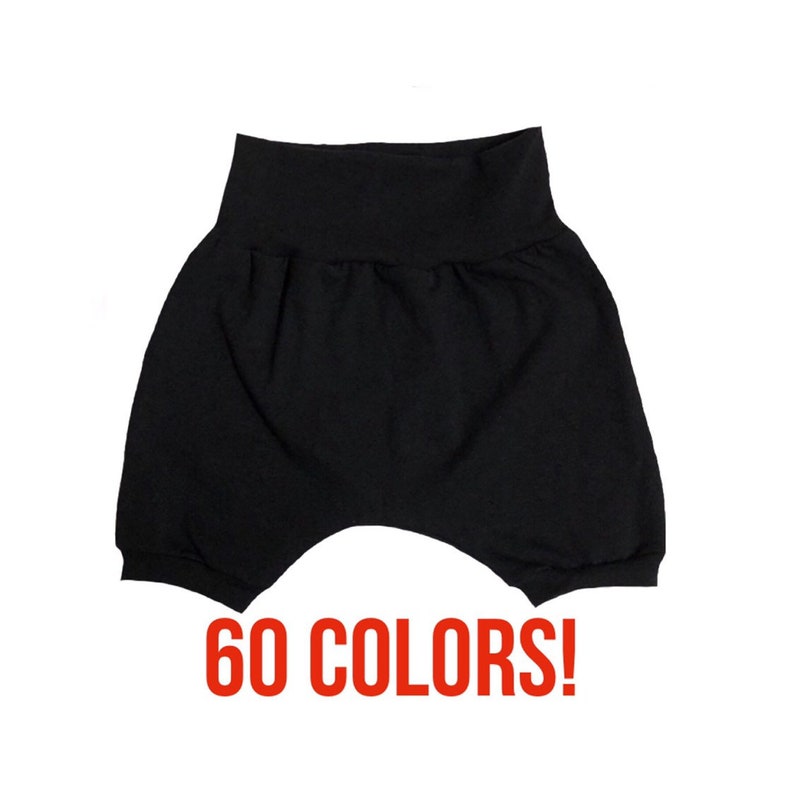 Puede incluir: Pantalones cortos de algod&oacute;n negro con una cintura el&aacute;stica ancha. &iexcl;60 COLORES!
