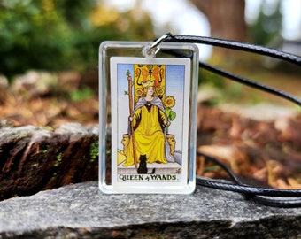 Collier pendentif carte de tarot fait main : bijoux divinatoires