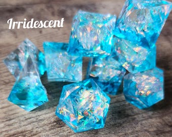 Jeu de dés MDN Sharp Edge : acrylique irisé, opalescent, dés polyédriques RPG