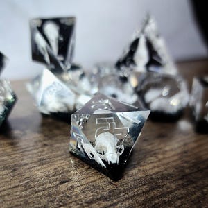 Sharp Edge DND-tärningsset: Akryl Oddities, RPG Polyhedral-tärningar bild 10