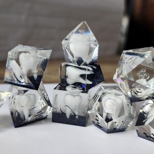 Sharp Edge DND-tärningsset: Akryl Oddities, RPG Polyhedral-tärningar bild 9